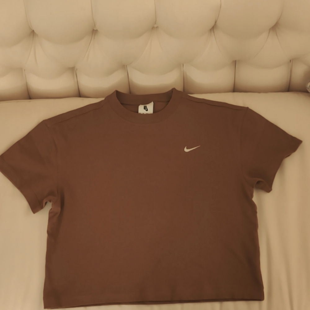 Nike new w/o tags brown crop top size xs